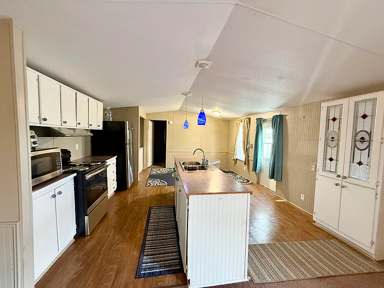 593 Grove Ln — Photo 12