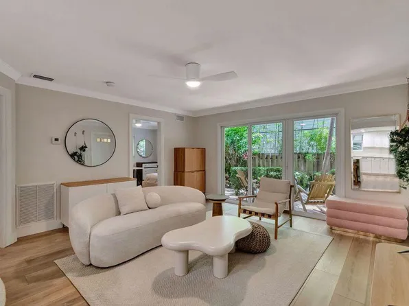 49 SE 7th Ave APT 2, Delray Beach, FL 33483
