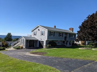 16 Algonquin Dr, Middletown, RI 02842