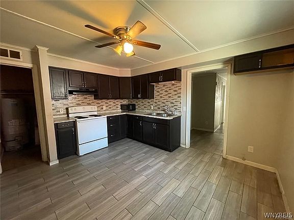 3rd image of 245 Clinton St