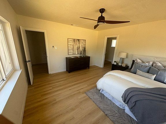 4th image of 3127 Valencia Way