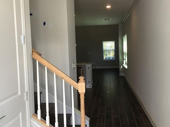 4th image of 100 CLIFTON BAY Loop