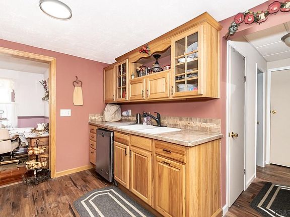 5th image of 1072 Beaver Run Ave