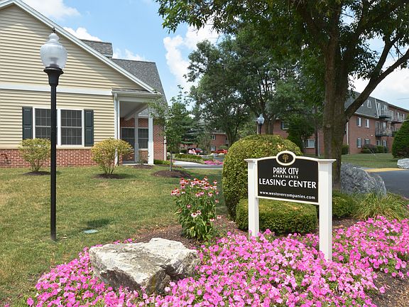 Leasing Center Entrance
