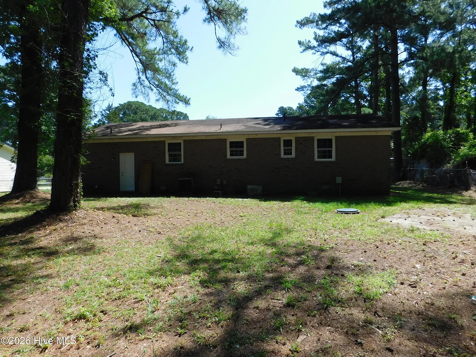 3 bed, 2.0 bath, 1025 sqft, $1,450 — Photo 3