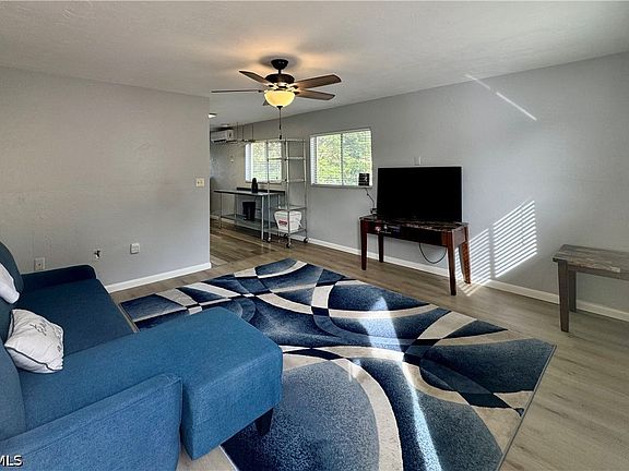 5th image of 8061 Country Rd Unit 202