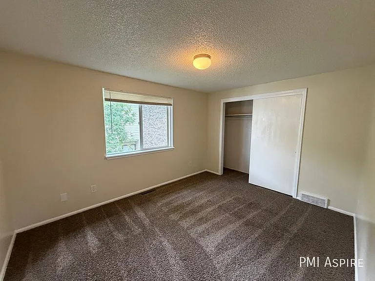 228 E Longs Peak Ave #B — Photo 7