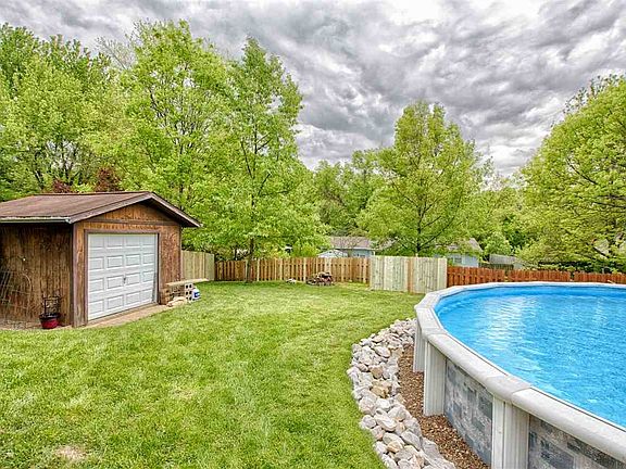 5th image of 6899 Oakmont Ct