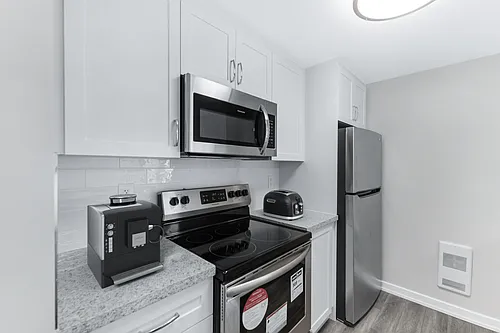 65 Paisley Blvd W Photo 1