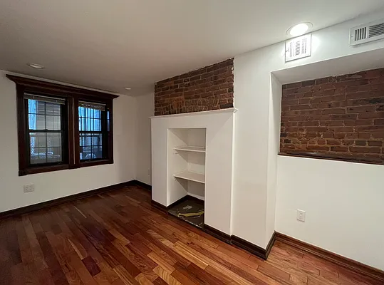 Rented by JB Mac Real Estate Inc. | media 28