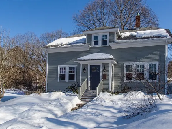 7 Woods Ln, Ipswich, MA 01938