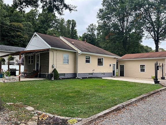 2nd image of 1953 Delaware Dr SE