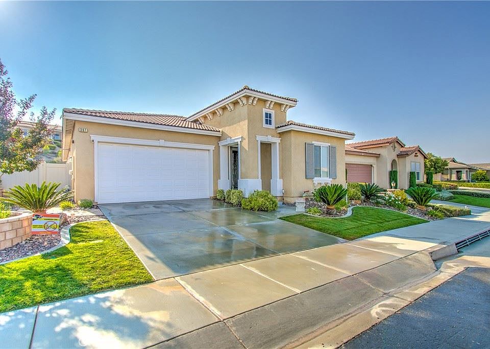 2nd image of 367 Irvine Park