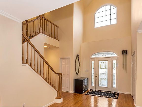 4th image of 3 Auden Ave #3