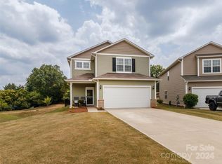 1546 Starmount Cove Ln, Charlotte, NC 28210