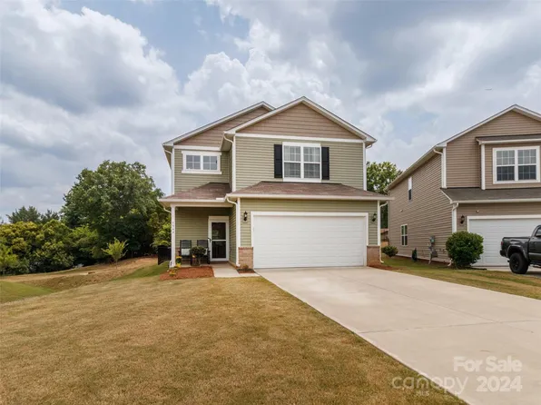1546 Starmount Cove Ln, Charlotte, NC 28210