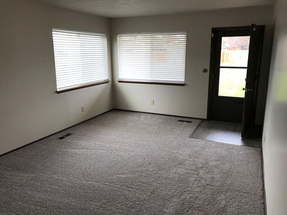 2nd image of 403 S 62nd Ave