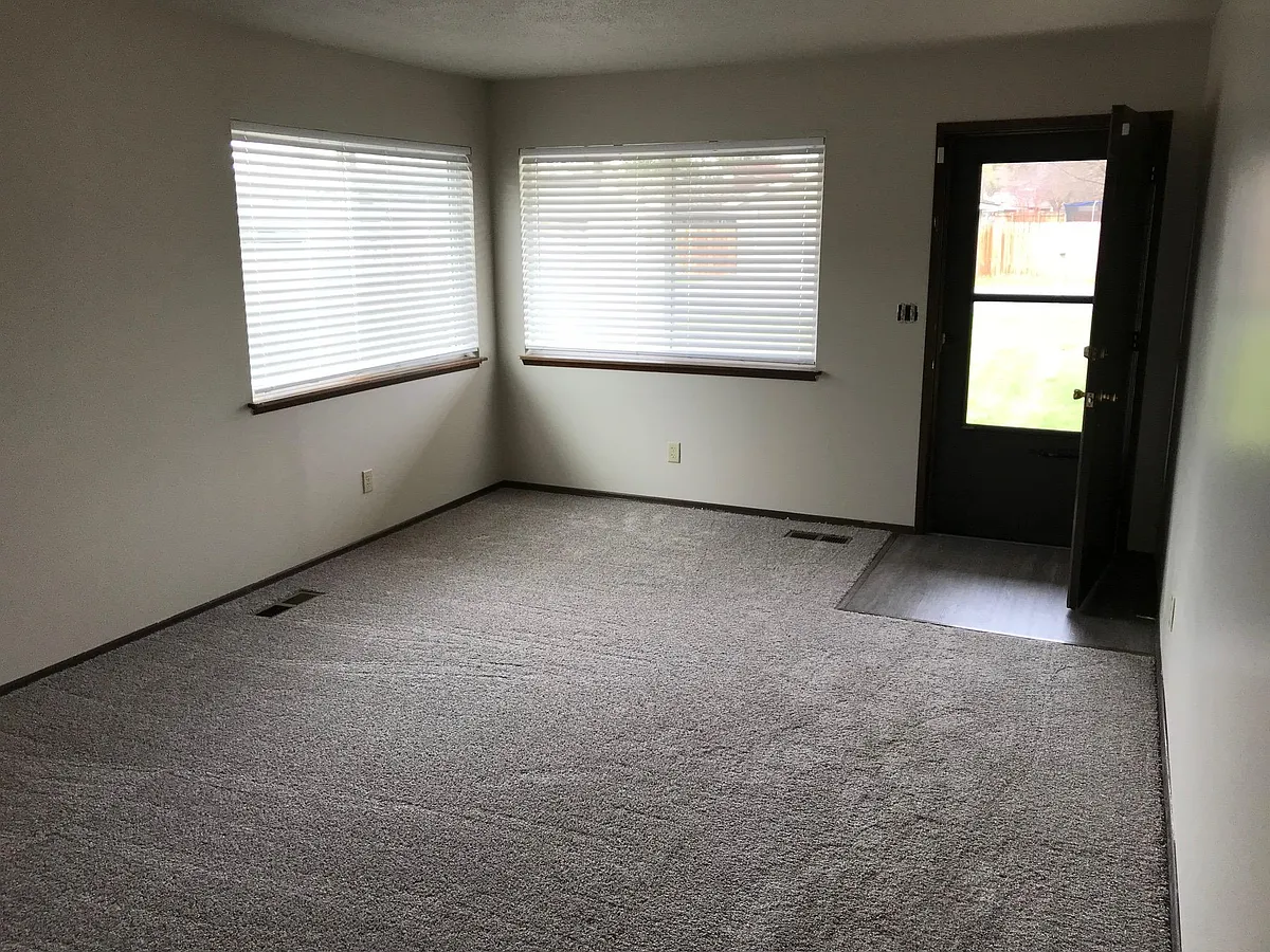 Photo 2 of 4 - 403 S 62nd Ave - Yakima, WA Building Photo - 403 S 62nd Ave