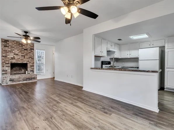 1208 N Logan St, Texas City, TX 77590