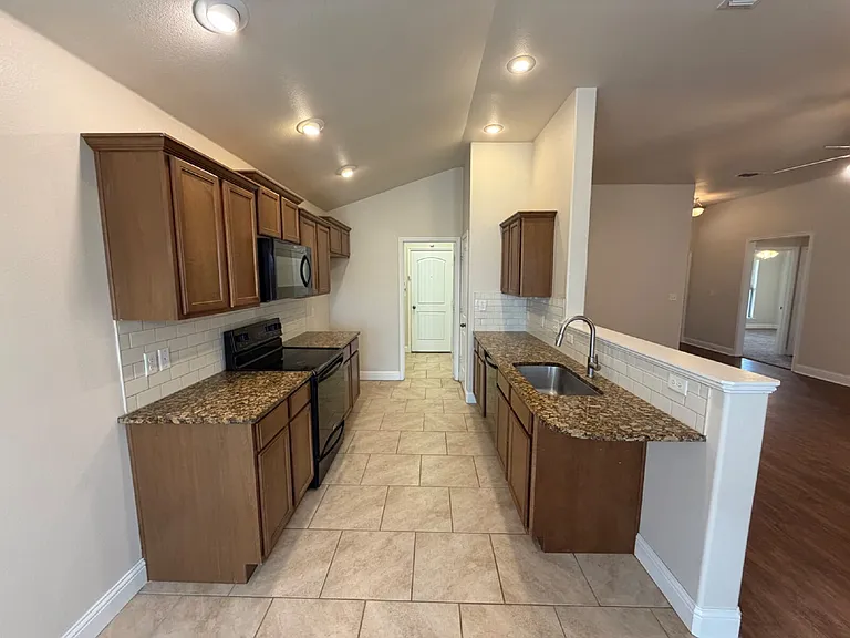 3608 Ridgely Ave — Photo 5
