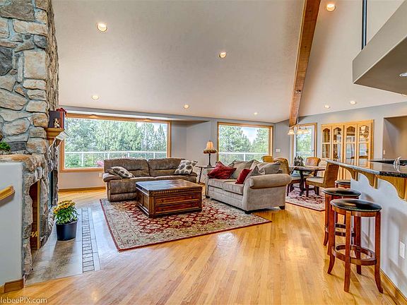5th image of 2804 S Park Ln