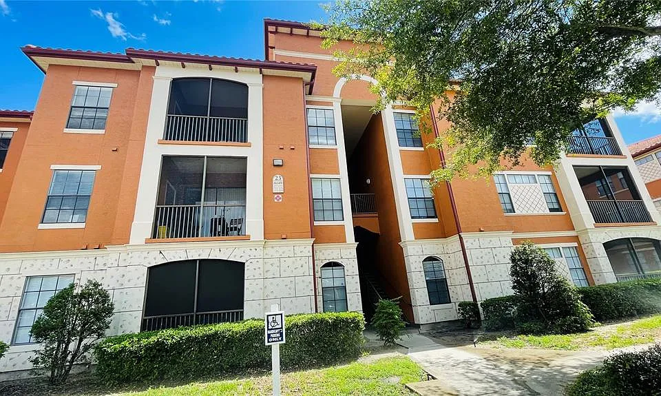 6149 Metrowest Blvd #305