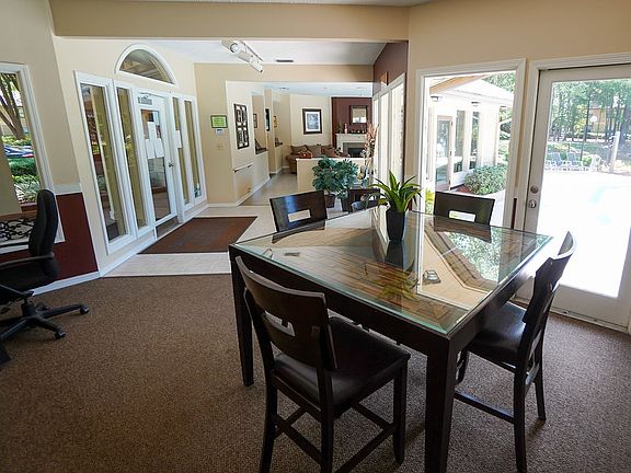 4th image of 2445 Dunn Ave #903