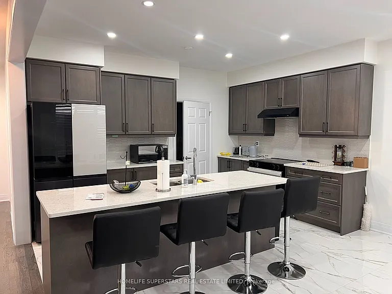188 Aviron Cres — Photo 10
