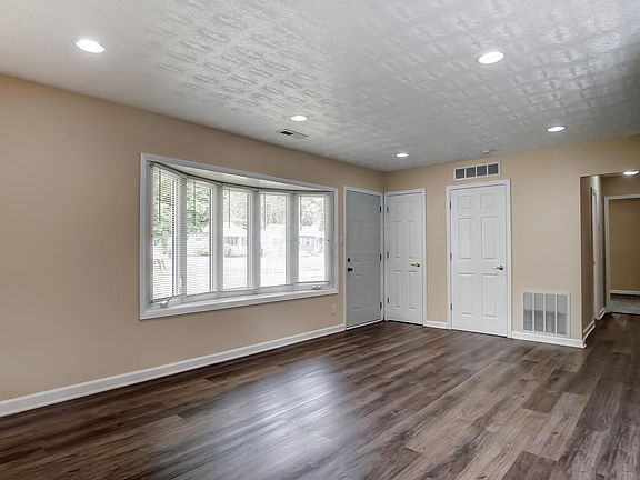 5th image of 3768 Fayette Dr