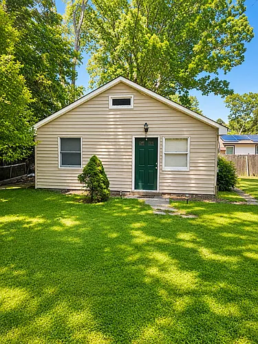 4 Midway Dr Photo 1 4 Midway Dr Photo 1