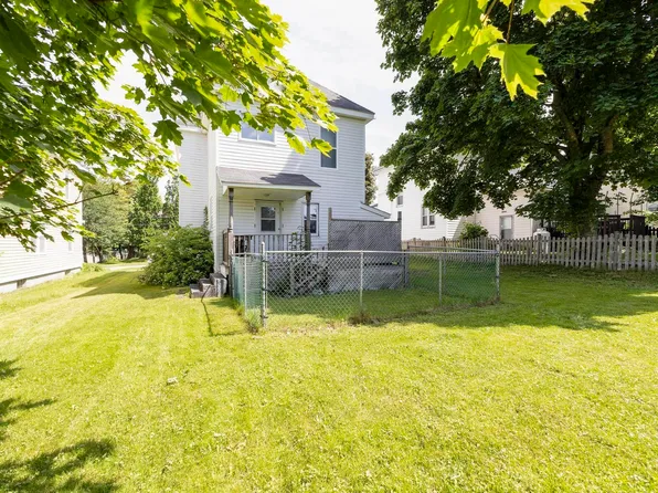25 Jubilee Ave, Stellarton, NS B0K 1S0