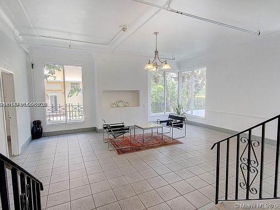 4th image of 820 Euclid Ave APT 106