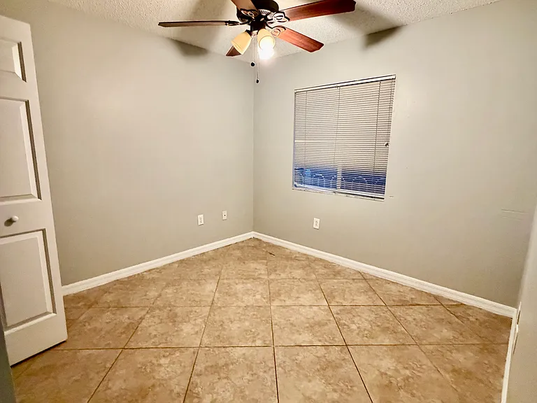 4316 Country Hills Blvd — Photo 10