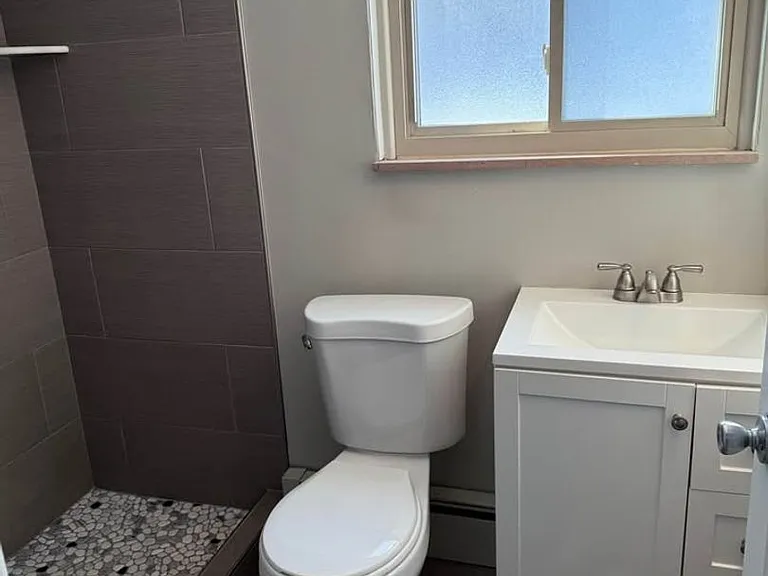 122 N Lafayette Ave — Photo 14