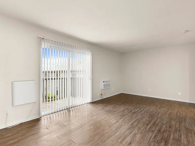 Melrose Manor Apartments - Riverside, CA — Photo 46