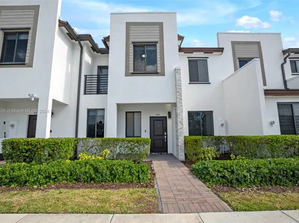 645 NE 208th Ter, Miami, FL 33179