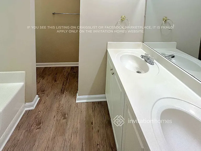 213 Highpoint Xing — Photo 17