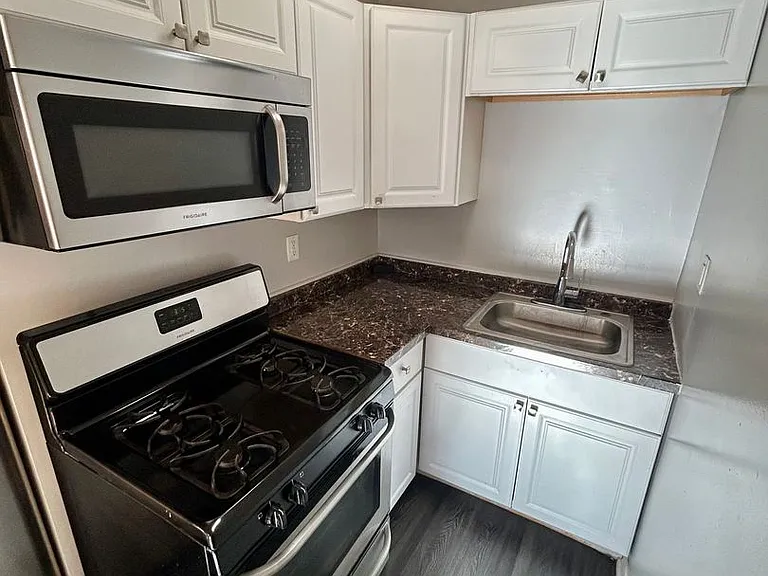 For Rent: Urban Luxury at 914 N. Charles St Your City Lifestyle Awaits! — Photo 19