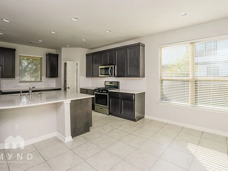 708 Hays Hill Dr — Photo 7