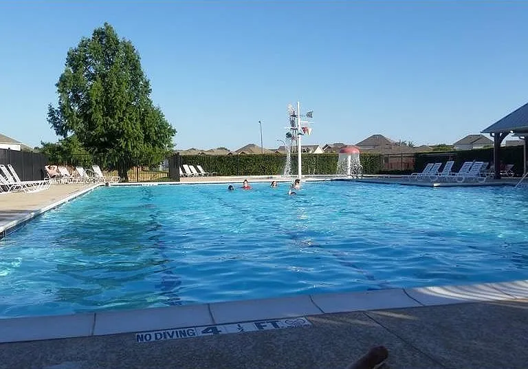 4016 Petersburg Dr — Photo 12