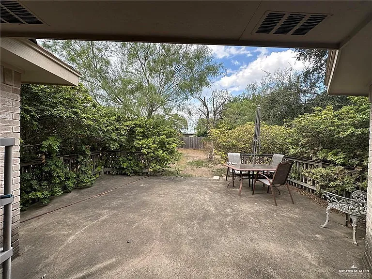 902 Hidden Forest Dr — Photo 16