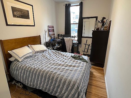 5th image of 233 W 15th St APT 4W