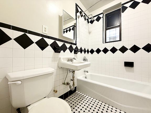 4th image of 2760 Holland Ave APT 1A