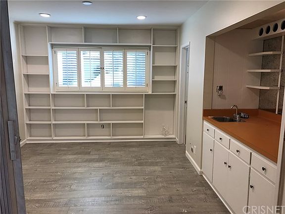 5th image of 4425 Canoga Dr