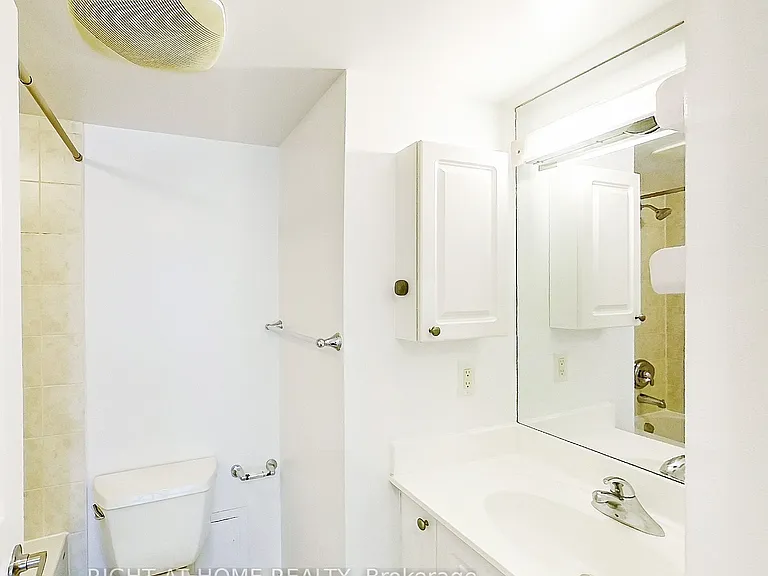 18 Yonge St #1813 — Photo 23