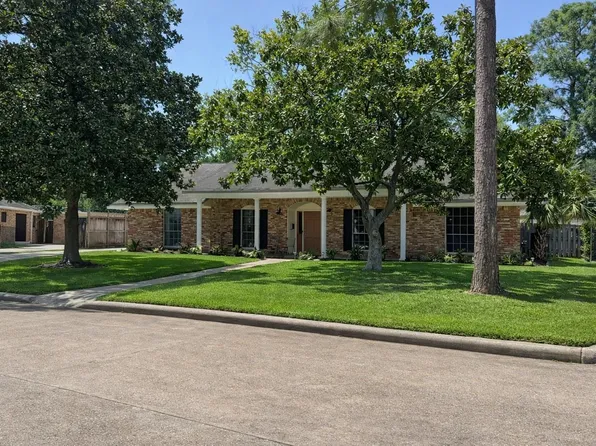 18210 Barbuda Ln, Houston, TX 77058