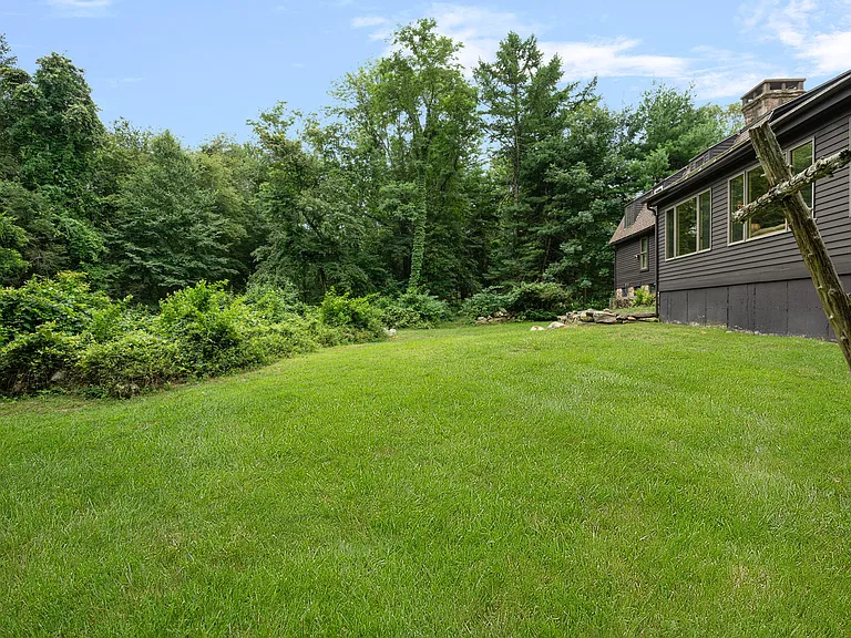 1515 South Rd — Photo 17