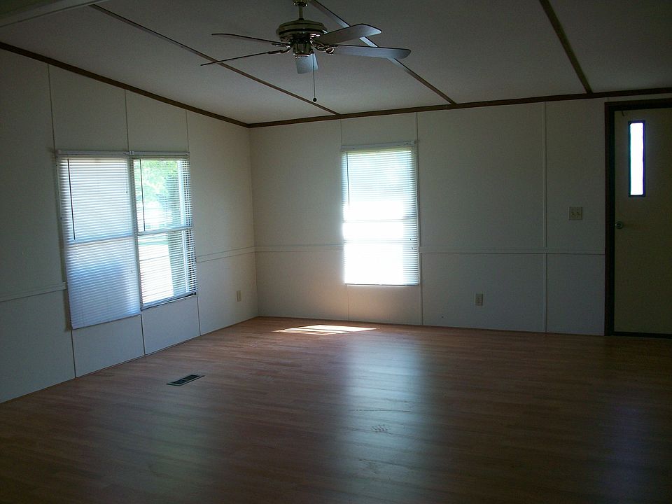 2nd image of 84 Bobolink St