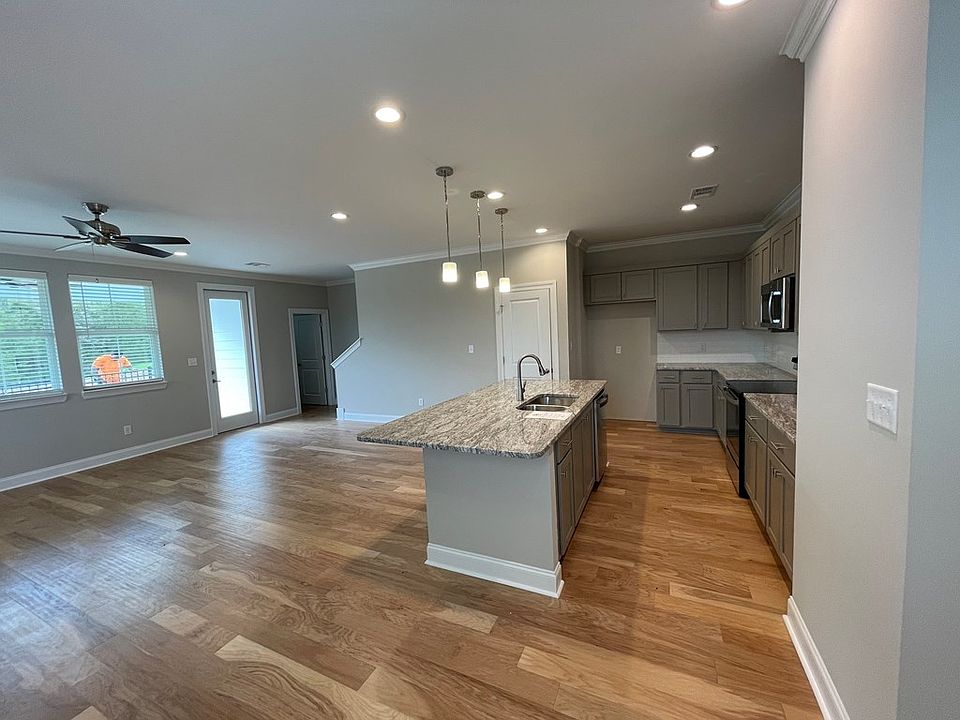 2nd image of 314 Marigold Ln