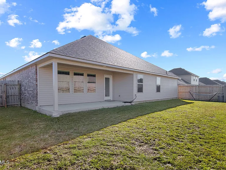 200 S Lakepointe Dr — Photo 27